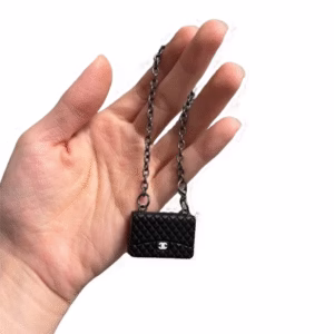 Mini Geantă Labubu – Model Chanel Dreptunghiulară Alb-Negru