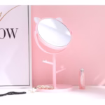 Oglina Cosmetica cu Picior, Flippy, HD, Rotire 360 Grade, 15 cm Diametru, Suport Bijuterii Baza Rotunda + 2 Brate, Model cu Urechi, 31 x 14.5 x 15 cm, din Plastic, Roz/Alb - imagine 5