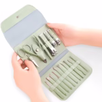 Set profesional 16 piese pentru manichiură, pedichiură și îngrijire facială, cu husă elegantă din piele ecologică, verde - imagine 7