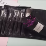 Set portabil 7 piese pentru machiaj cu husa neagra - imagine 4